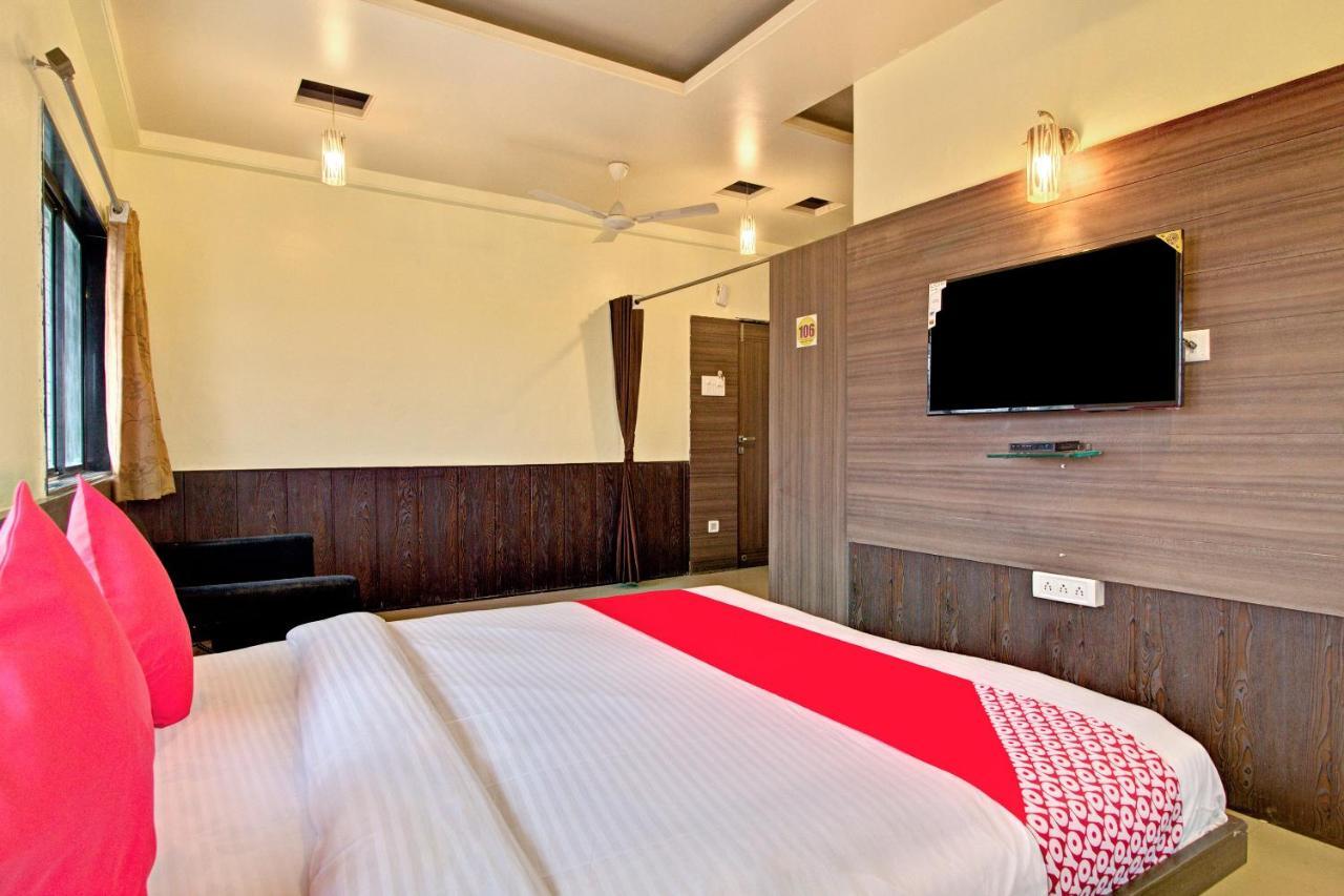 Oyo Slp013 Savan And Sapna Lodging Hotel Solapur Exterior photo